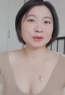 别再用手指乱插啦!做个金手指