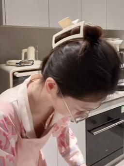 漂亮眼镜妹的日常