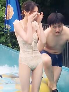 水上乐园的那些美女50