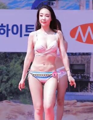 泳装秀 模特走秀 比基尼