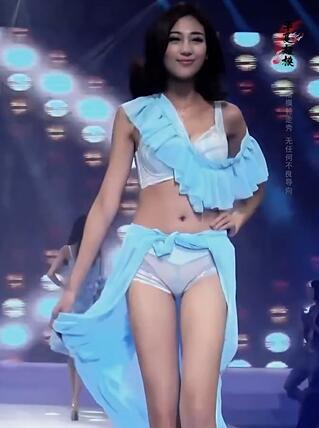十年前的模特走秀,即使放到现在依然是美女