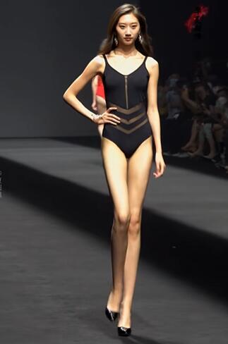 南京大学生时装周,新疆莱尼专场模特秀