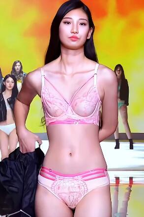 SIUF国际超模大赛SS2022深圳内衣展火焰天使