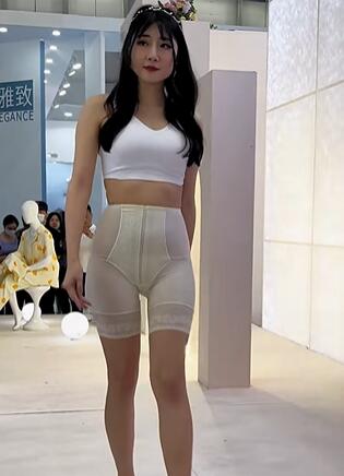 五一出游穿搭 #模特走秀 #时尚走秀