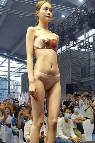 2023深圳内衣展 模特内衣T台走秀2