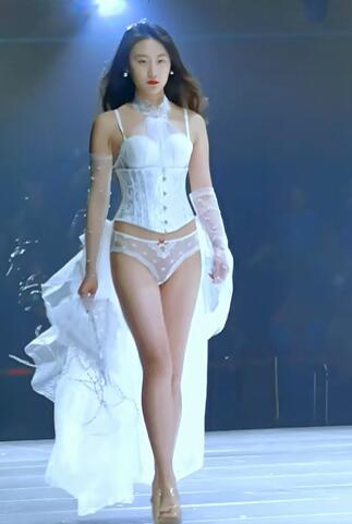 2023深圳内衣展 模特内衣T台走秀4