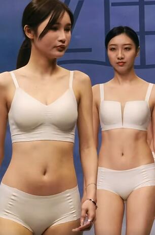 2023深圳内衣展 模特内衣T台走秀6