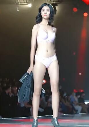 快手模特内衣T台走秀5