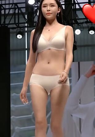 快手模特内衣T台走秀13