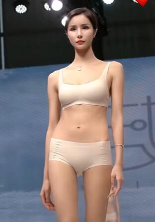 快手模特内衣T台走秀18