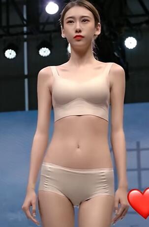 快手模特内衣T台走秀20