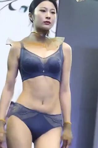 快手模特内衣T台走秀39
