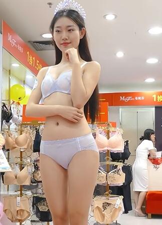 快手模特内衣T台走秀55