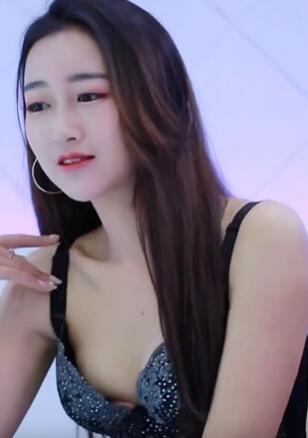 快手模特内衣T台走秀83