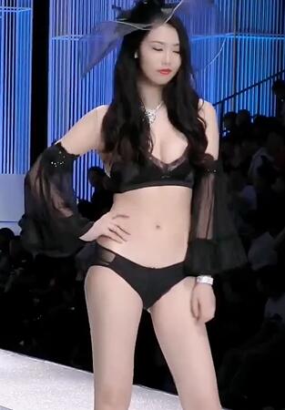 快手模特内衣T台走秀90