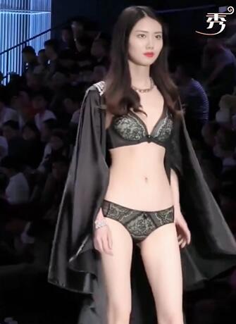 快手模特内衣T台走秀97