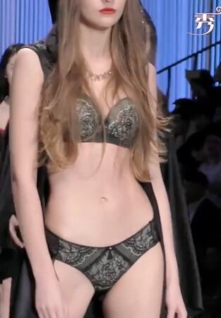 快手模特内衣T台走秀98