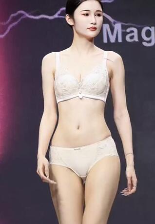 国际潮流文化周时尚内衣秀52