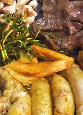 韩国富二代吃牛肠,还要点名吃牛的第一个胃