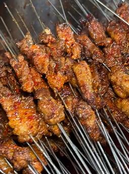 西安1元1串的街头烧烤,南方人震惊的实惠