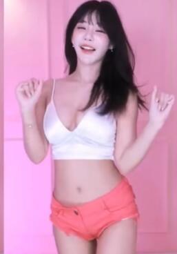 和性感女主播一起拍拍你的屁股