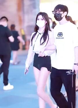 太古里小仙女,都在穿什么潮鞋