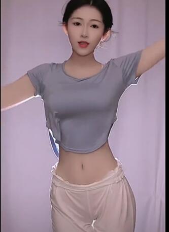 最爱中国舞倪小妮 白色练功裤版丰满大长腿