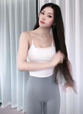 南圭丽 紧身裤 这次能看到轮廓