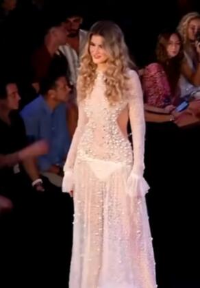 Giannina Azar 2024迈阿密时装秀璀璨登场
