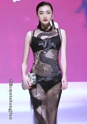SIUF年终盛典时尚秀模特姜贝贝2
