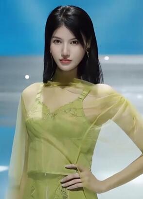 2023SIUF深圳内衣文化周走秀,模特林熙晨