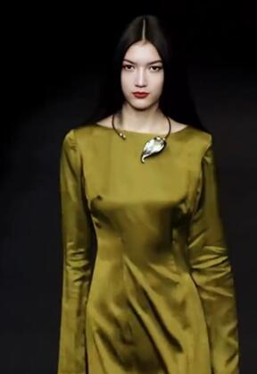 2024中国国际时装周维吾尔族模特祖丽