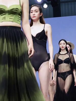 高清美女模特 时尚内衣模特走秀7