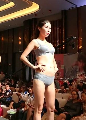 新锐内衣品牌艾蒂妲走秀,轻时尚超性感