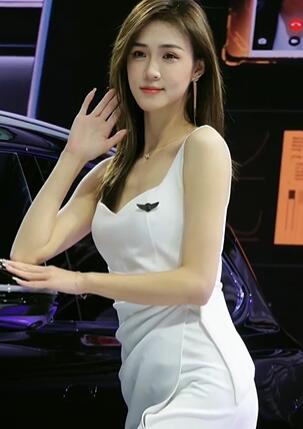 车展上非常漂亮的极品车模5