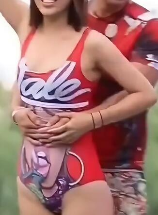 这个小姐姐不讲武德