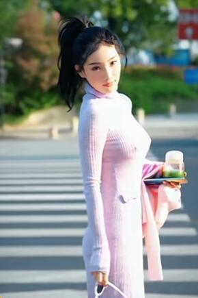 马卉老师直播在阳光下凹凸有致,亮点更亮!