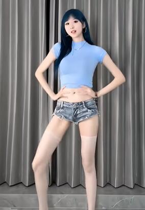 谁能拒绝热裤啊