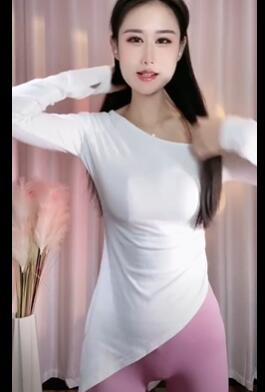 白色上衣粉色紧身裤美女主播真会玩